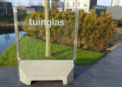 Windwand_Systeem_plantenbank_tuinglas_Glas_Joure_Friesland_Nederland_Glaswand_Glazenschutting_Glasschutting_Schutting_Glazen_RVS_Glassyteem_Wand_Duurzaam_Veiligheidsglas