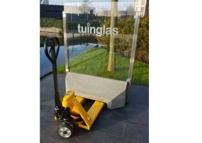 Windwand_Systeem_plantenbank_tuinglas_Glas_Joure_Friesland_Nederland_Glaswand_Glazenschutting_Glasschutting_Schutting_Glazen_RVS_Glassyteem_Wand_Duurzaam_Veiligheidsglas